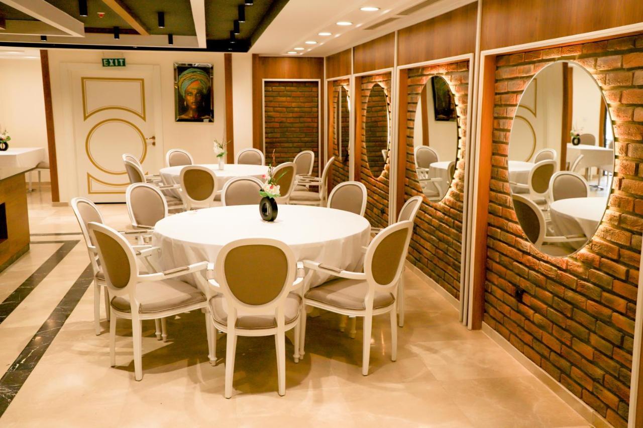 United Hotel International Yaoundé Dış mekan fotoğraf