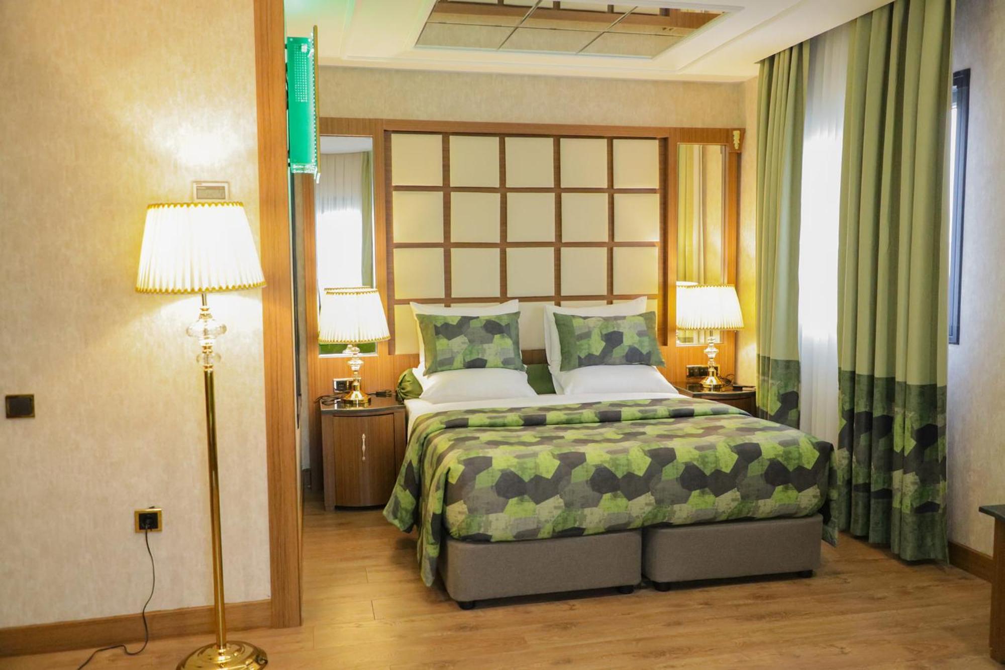 United Hotel International Yaoundé Dış mekan fotoğraf