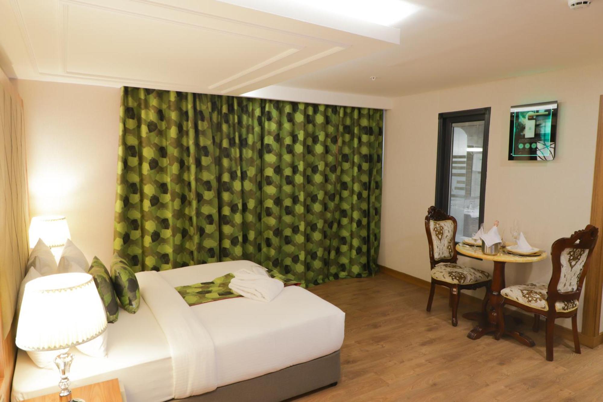 United Hotel International Yaoundé Dış mekan fotoğraf