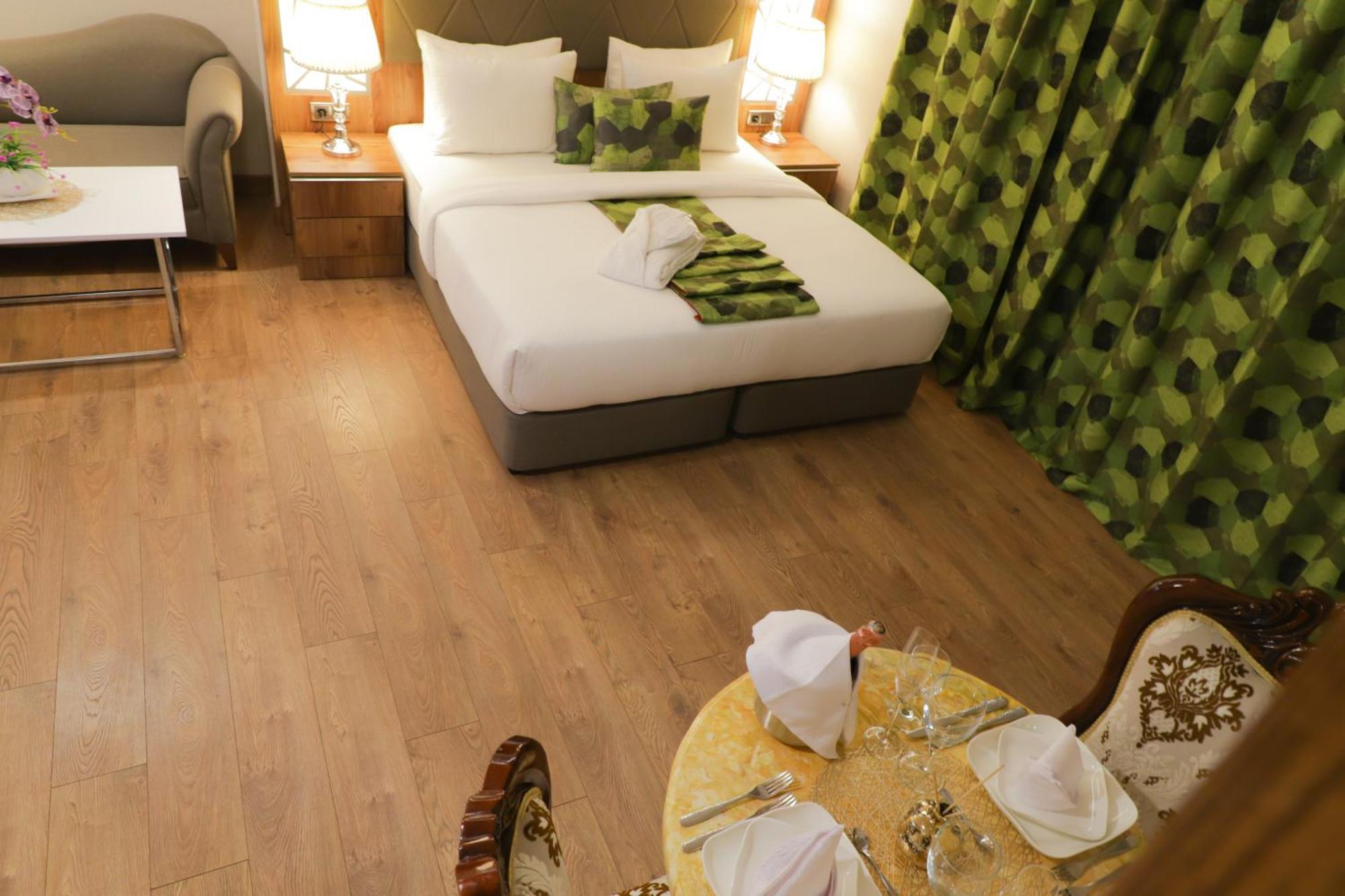 United Hotel International Yaoundé Dış mekan fotoğraf