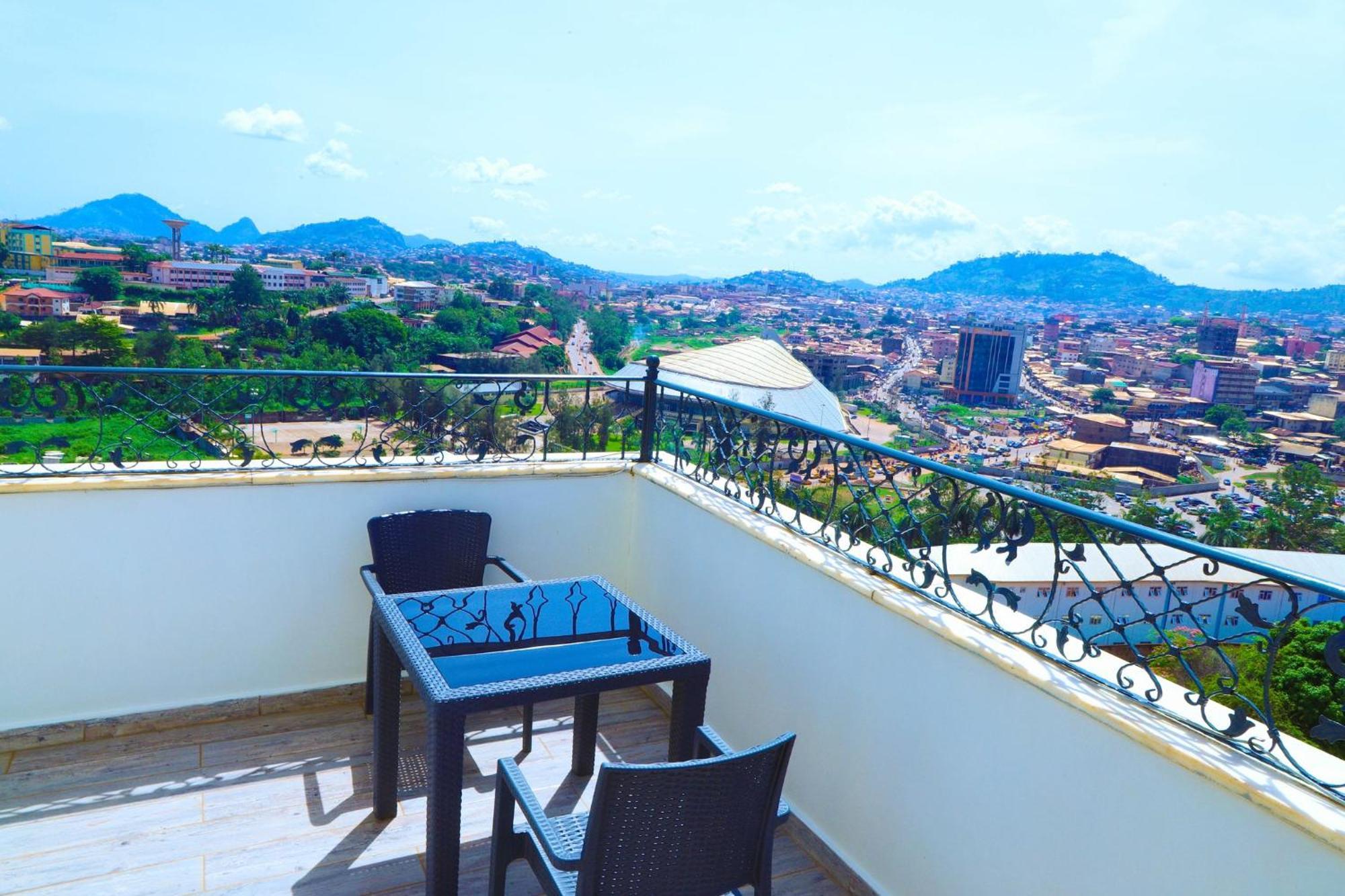 United Hotel International Yaoundé Dış mekan fotoğraf